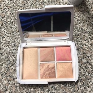 *authentic*  HOURGLASS palette limited-edition